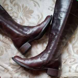 Born Crown brown leather boots